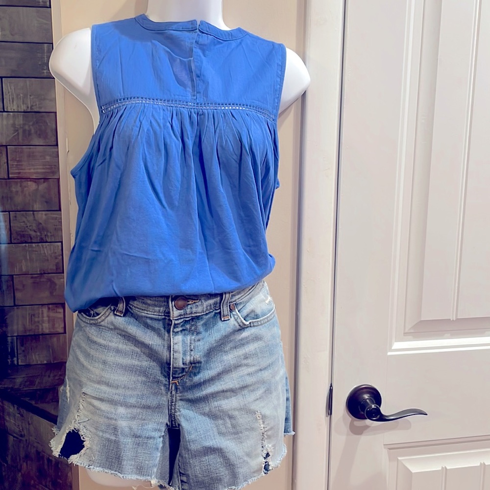 NWT—Banana Republic Women’s Sleeveless Blouse